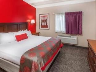 Ramada By Wyndham Hammond Hotel & Conference Center Room photo